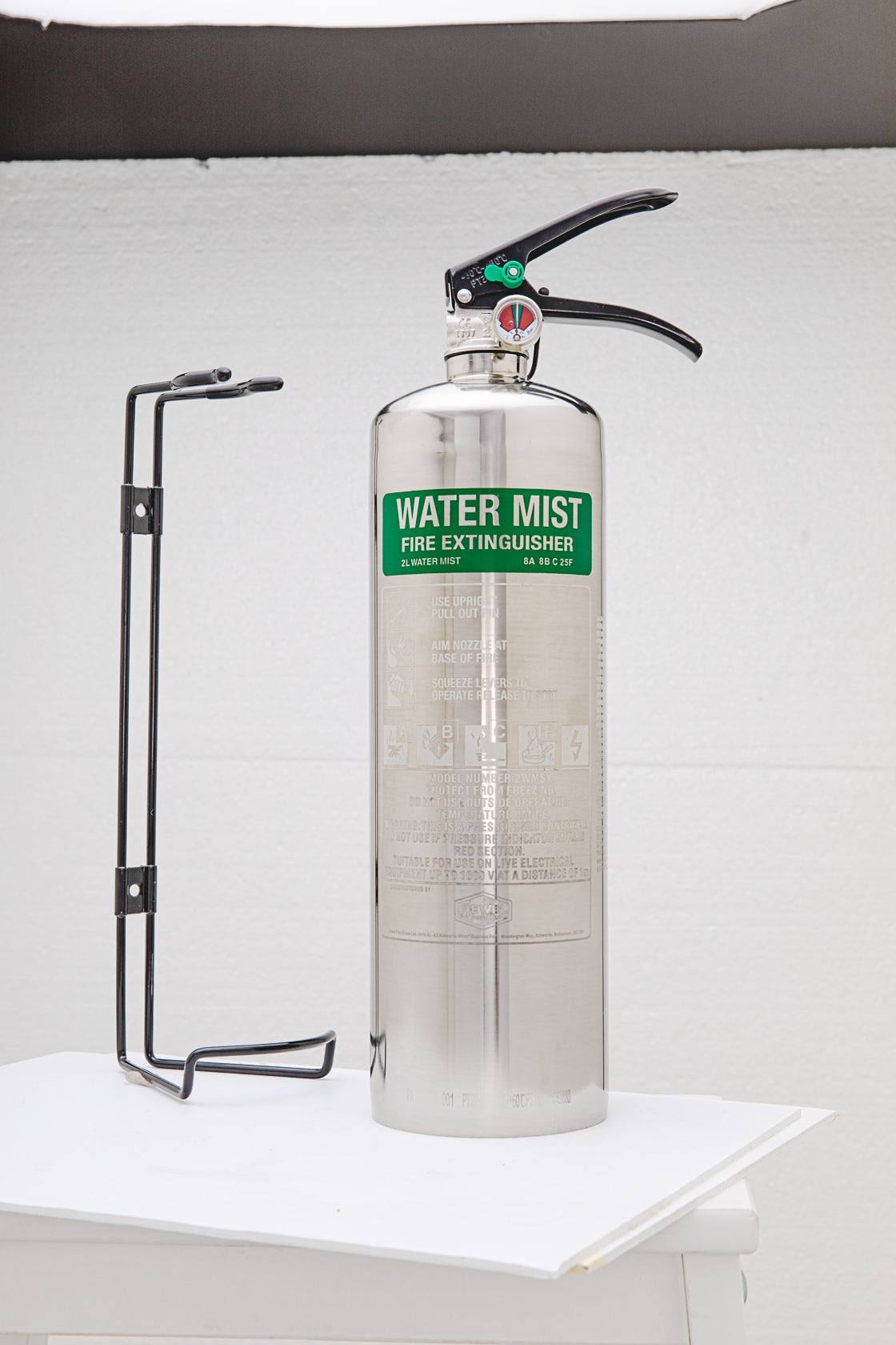 2L Water Mist Fire Extinguisher - Stainless image 3
